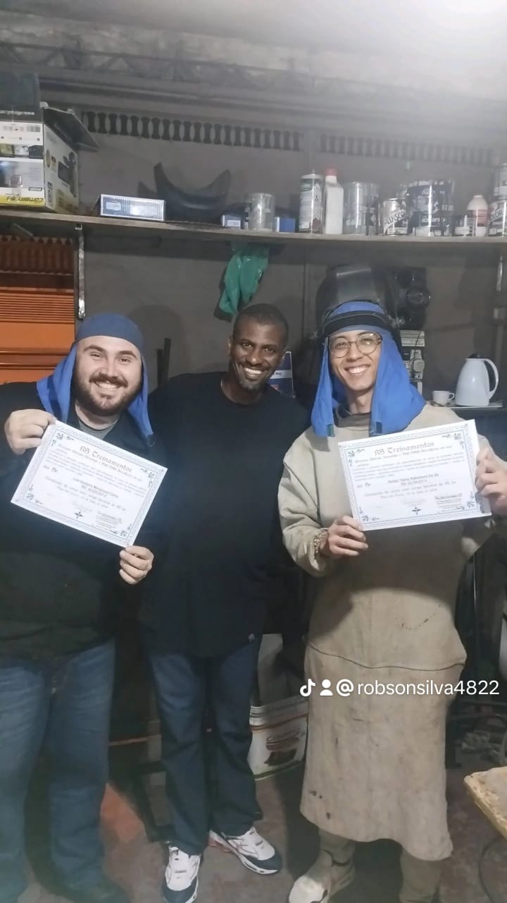 Alunos certificados curso de solda