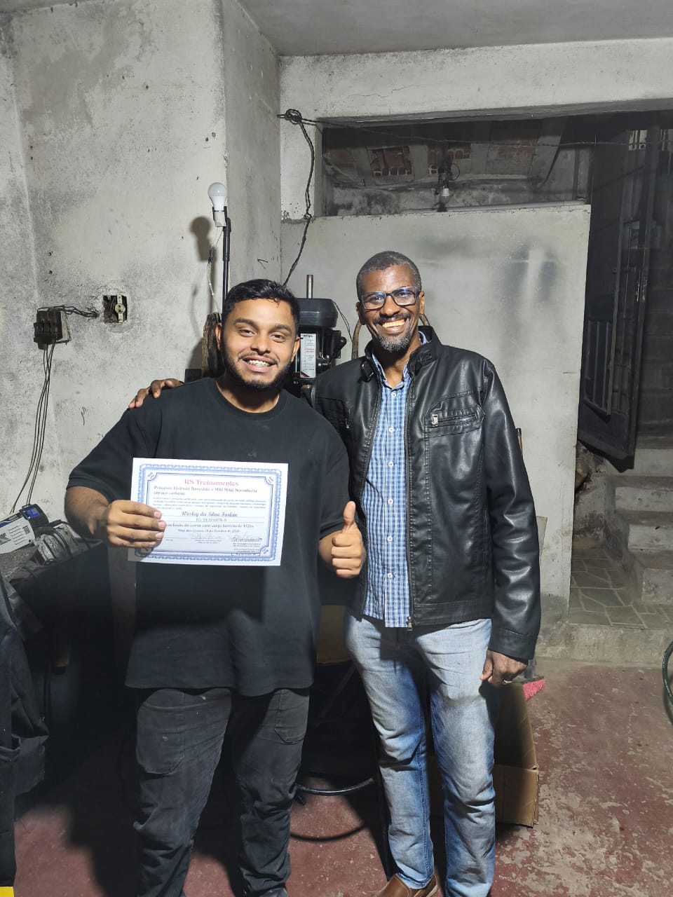 Aluno certificado treinamento de solda